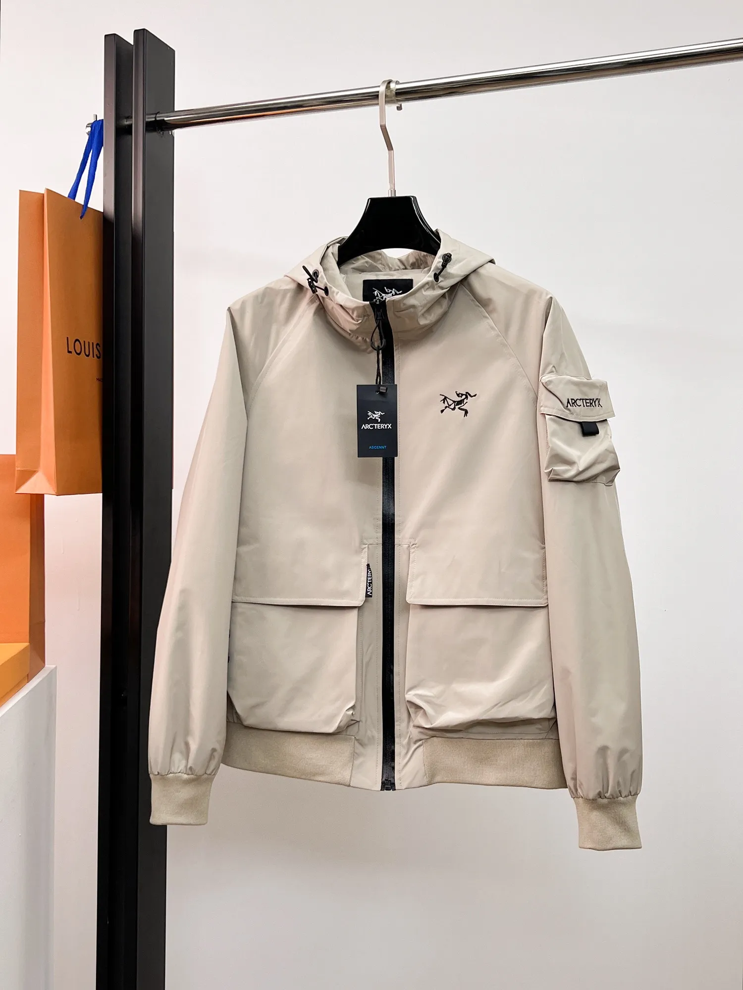 Same Style， ， 2026 New Arrival ， Original Premium Breathable ， ， ， Quality。 ， Sizes：M～3XL